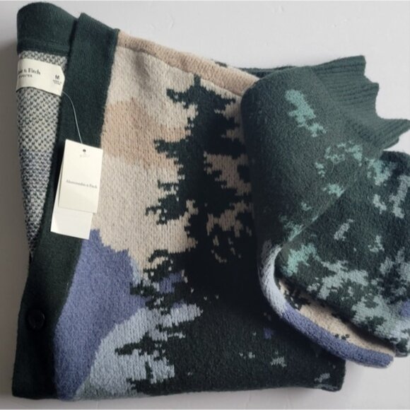 New Abercrombie & Fitch Medium, Soft Sweater Cardigan. - Picture 6 of 9